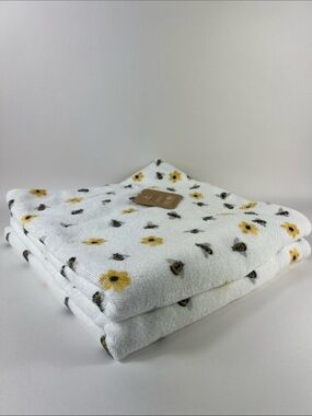 Deborah Connolly Designs Bee & Flower Bath Towels White Black Yellow 2 Pc NEW